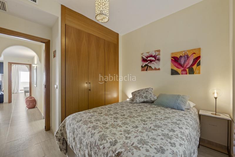 Foto ca15cfe3-546c-4877-b7ec-98b0199290ac. Planta baja amplio apartamento en planta baja con vistas panorámicas al mar en Calahonda, costa en Mijas
