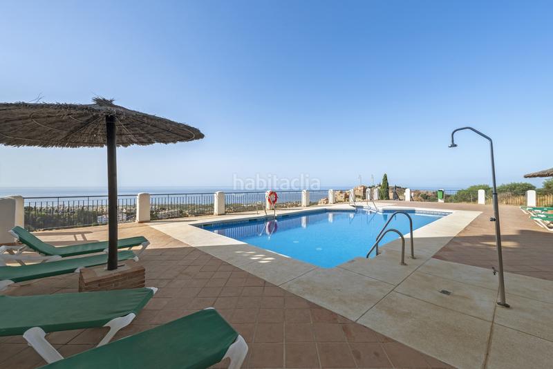 Foto e7892358-c2ba-4d68-ace2-f60443b111ed. Planta baja amplio apartamento en planta baja con vistas panorámicas al mar en Calahonda, costa en Mijas