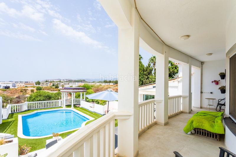 Foto aa9e89d5-39aa-4121-bb26-200f766040da. Casa hermosa villa a solo 300 metros de la playa de el chaparral en Mijas