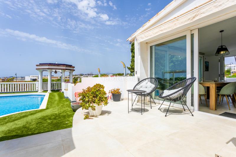 Foto e1de0bde-65ad-4098-be71-9dc8b4c31e2e. Casa hermosa villa a solo 300 metros de la playa de el chaparral en Mijas