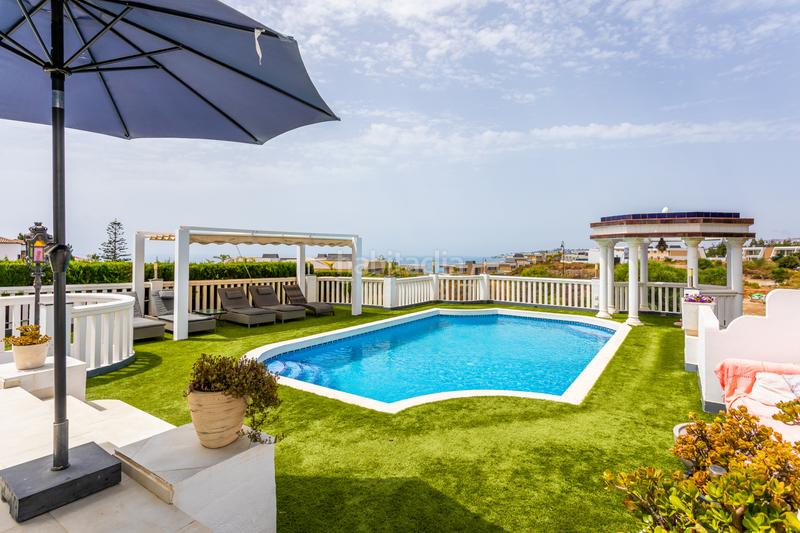 Foto e40e3b10-31b0-44ac-86d0-0a84eaf35c05. Casa hermosa villa a solo 300 metros de la playa de el chaparral en Mijas