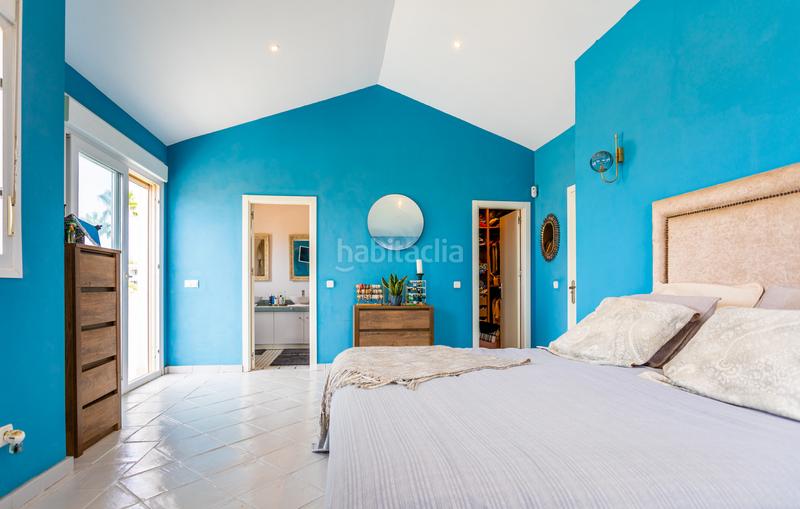Foto f331e6f0-6de5-4b44-8fba-d41dc86e92d2. Casa hermosa villa a solo 300 metros de la playa de el chaparral en Mijas
