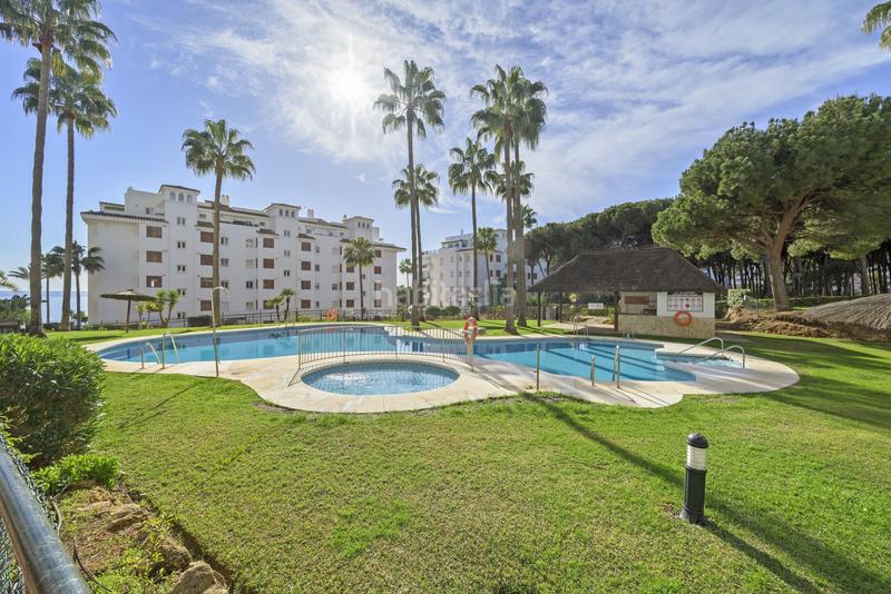 Foto 56481897-459c-42d6-9593-d81ce4c53096. Apartamento amplio apartamento de un dormitorio junto a la playa con impresionantes vistas al mar. en Mijas