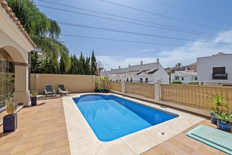 Foto e6c0e14d-9329-49b4-968b-7e25e363059a. Casa impecable villa independiente con piscina privada en Riviera del Sol, costa en Mijas