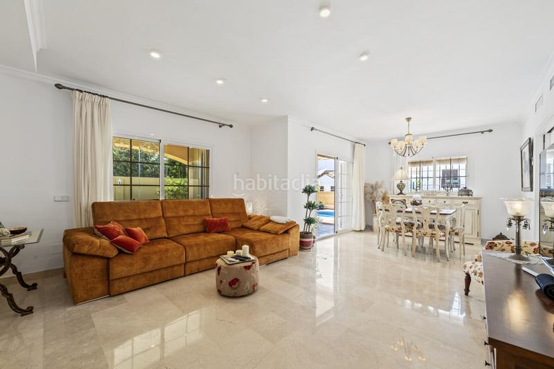 Foto fd5e4f8b-4cbd-49c5-b8e6-f2b52dd040e8. Casa impecable villa independiente con piscina privada en Riviera del Sol, costa en Mijas
