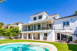 Casa en Calahonda. Villa independiente en calahonda espacio, confort y sostenibilid