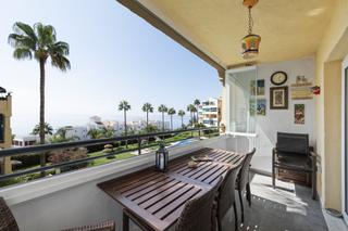Planta baixa a Hacienda Torrequebrada. Amplio apartamento en planta baja elevada con vistas al mar en t