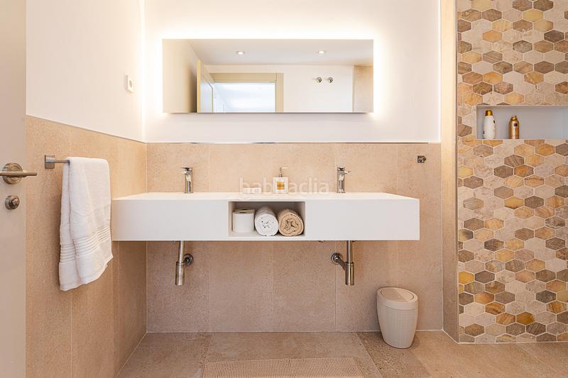 Foto 2f20e0de-5511-43f5-ad30-e4f30e62a745. Ático impresionante ático dúplex completamente reformado en Elviria, este en Marbella