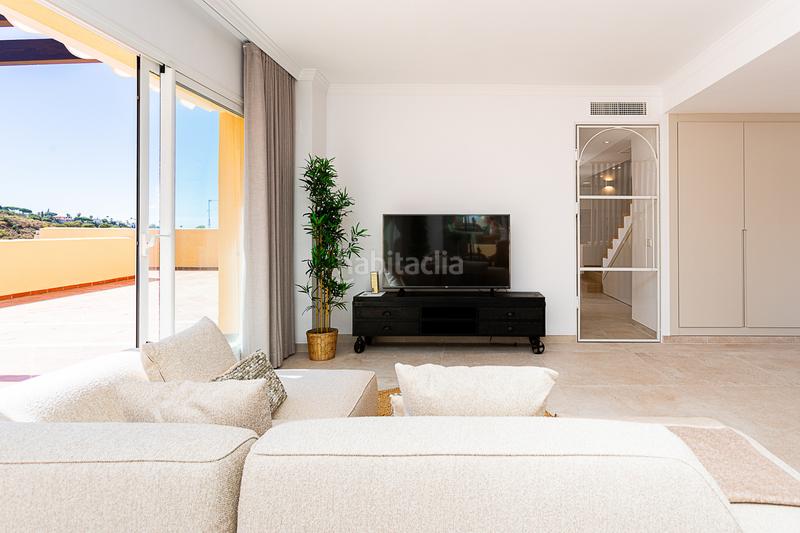 Foto 368696cf-8d74-4846-b3d3-00e04f723c43. Ático impresionante ático dúplex completamente reformado en Elviria, este en Marbella