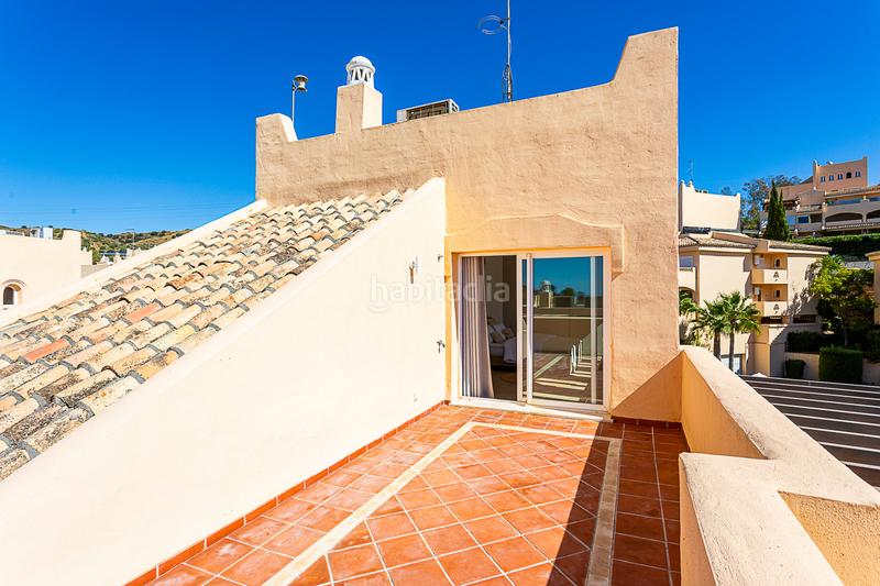 Foto 8dc9f690-b2f2-427d-a5eb-ed0002cf083c. Ático impresionante ático dúplex completamente reformado en Elviria, este en Marbella