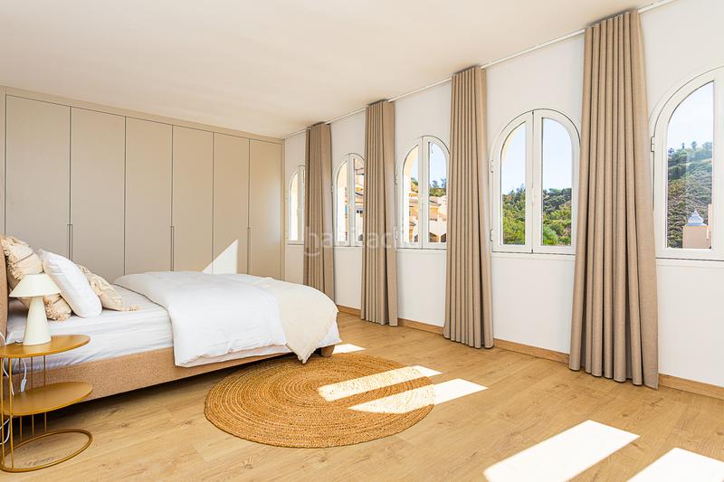 Foto f24c1667-43b0-420f-836b-7cf637a438c5. Ático impresionante ático dúplex completamente reformado en Elviria, este en Marbella