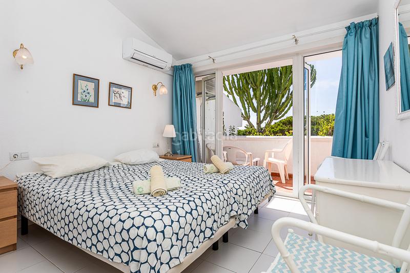 Foto c932ac85-a8c0-4002-8930-f7d4cbfe60cf. Casa adossada amb piscina a Calahonda Mijas