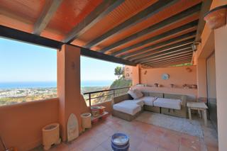 Planta baixa a Calahonda. Apartamento dúplex en planta baja con impresionantes vistas al m