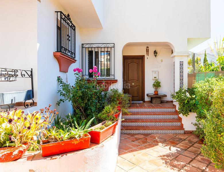 Foto c98c95cc-df04-4f8a-9d42-9b9e75dd389b. Casa aparellada amb piscina a Calahonda Mijas