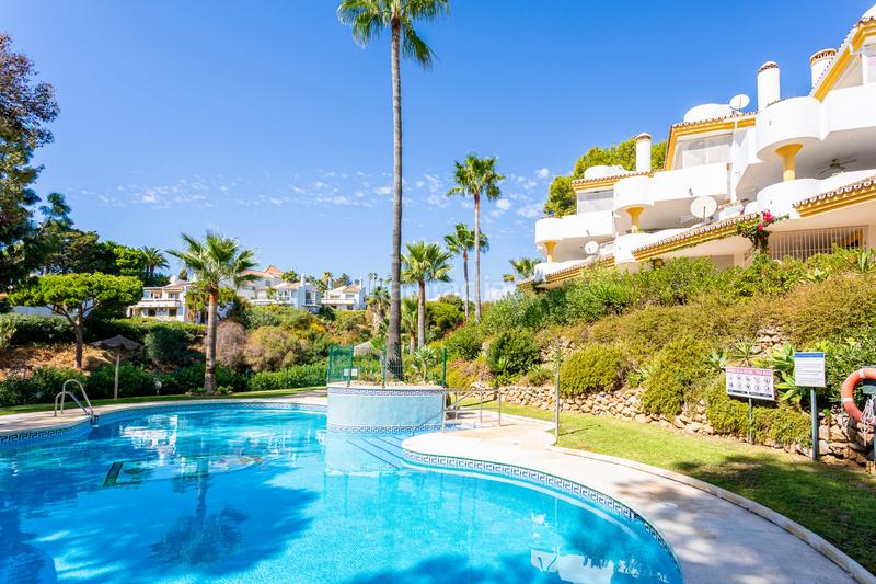 Foto 1025da43-a910-4a40-abff-df06ce76d0b1. Piano terra con piscina in Calahonda Mijas