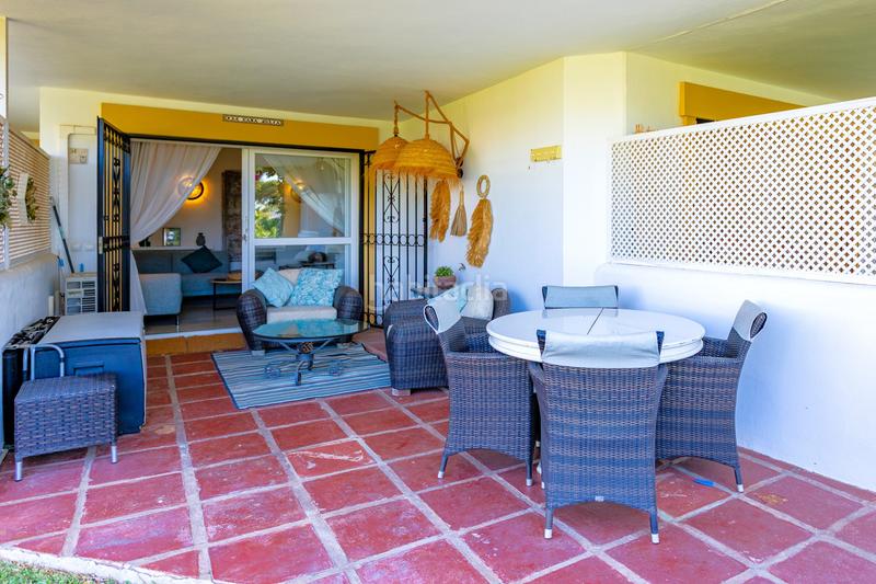 Foto 4709b0a7-10b8-4f35-86ee-8280ce3a87f8. Piano terra con piscina in Calahonda Mijas