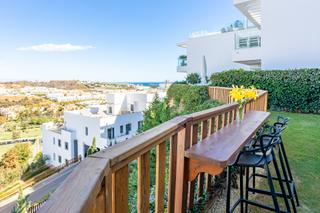 Planta baixa en La Cala Mijas. Moderno apartamento con jardn privado y vistas al mar  la cala