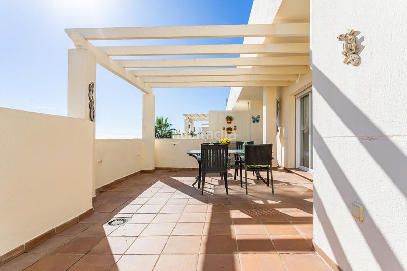 Foto 1fe922bb-b51b-475b-af16-ced489f56a0b. Àtic amb aparcament piscina a Calahonda Mijas