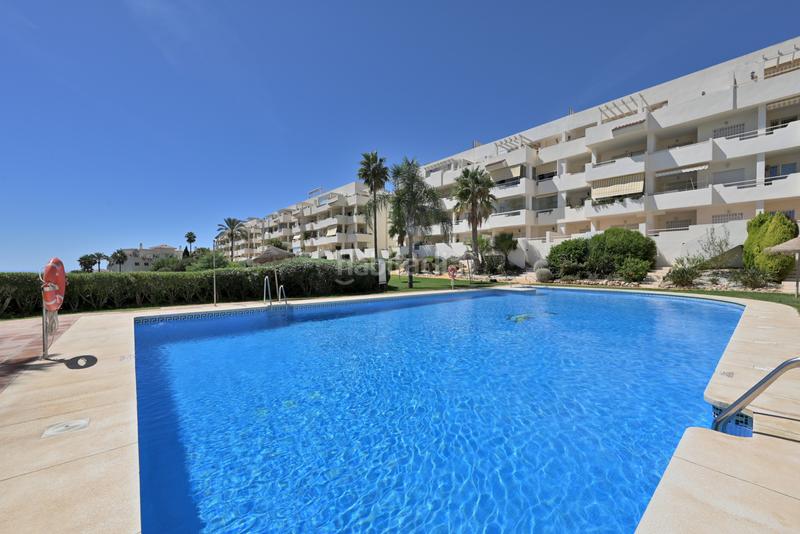 Foto 542718e1-9cb2-49be-bd19-c4f98ef127fc. Àtic amb aparcament piscina a Calahonda Mijas