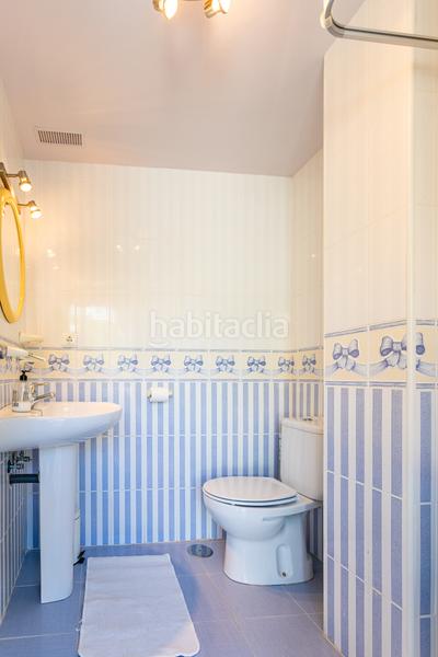 Foto 8a8185a5-8a25-4919-a60d-4394bdf34d52. Àtic amb aparcament piscina a Calahonda Mijas