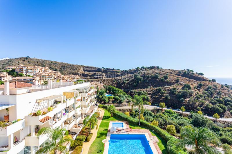 Foto bb8ef391-8beb-4390-8a65-8055655e05d7. Àtic amb aparcament piscina a Calahonda Mijas