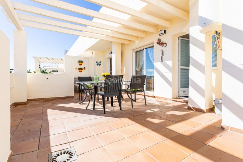 Foto c51583db-87d5-4196-b7ea-f1c23ce2988c. Àtic amb aparcament piscina a Calahonda Mijas