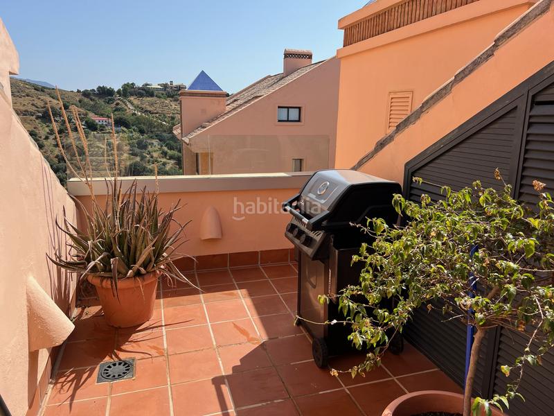 Foto 32e61d28-7630-4974-bd54-3e148ef448af. Ático espectacular ático dúplex con vistas panorámicas al mar en Calahonda en Mijas