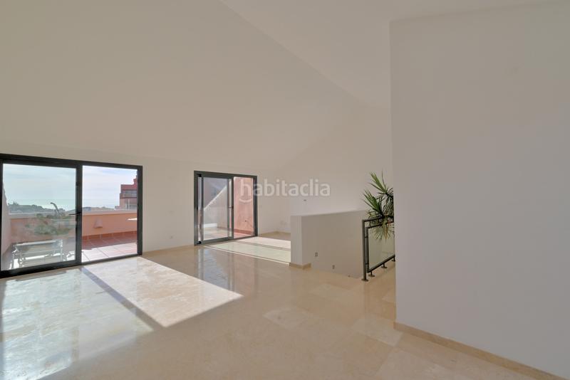 Foto 555d2f1f-4e0a-4165-b805-75974fb64fef. Ático espectacular ático dúplex con vistas panorámicas al mar en Calahonda en Mijas