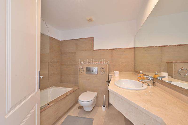 Foto 777c212d-8573-4d79-b307-1b15877519f8. Ático espectacular ático dúplex con vistas panorámicas al mar en Calahonda en Mijas