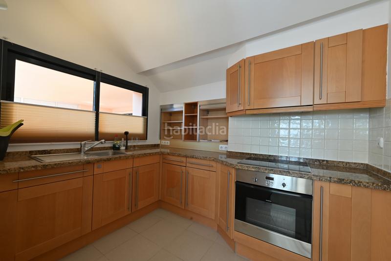 Foto 80e7221f-a618-42c4-a10c-7c901a1c9fa6. Ático espectacular ático dúplex con vistas panorámicas al mar en Calahonda en Mijas