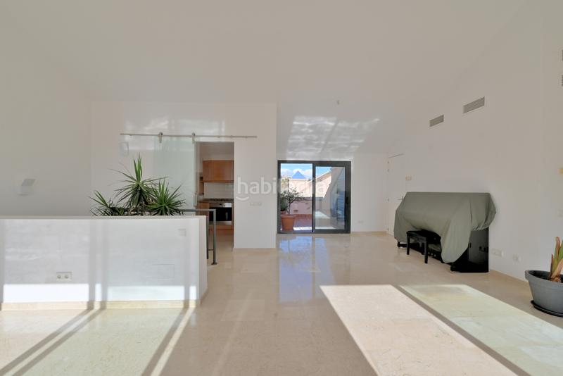 Foto acbff643-c4ae-43a7-8568-db7cffa317f9. Ático espectacular ático dúplex con vistas panorámicas al mar en Calahonda en Mijas