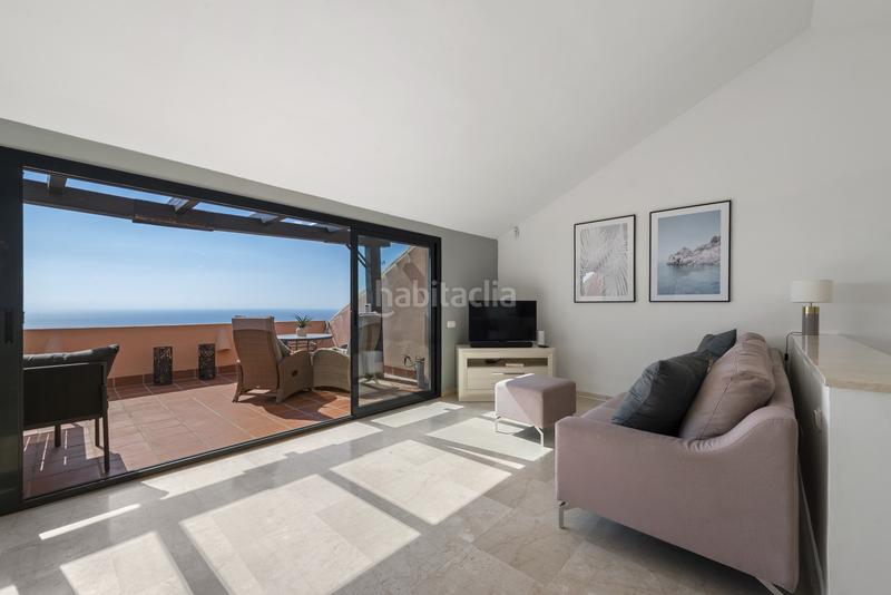 Foto 4e4029d0-8b80-4767-9e50-d1acd99a4640. Ático espectacular ático dúplex con vistas panorámicas en Calahonda, costa en Mijas