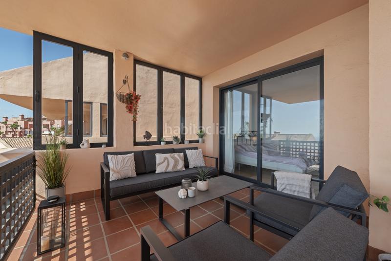 Foto 78cb02f4-61f9-4813-ace8-3f89d0c01b74. Ático espectacular ático dúplex con vistas panorámicas en Calahonda, costa en Mijas