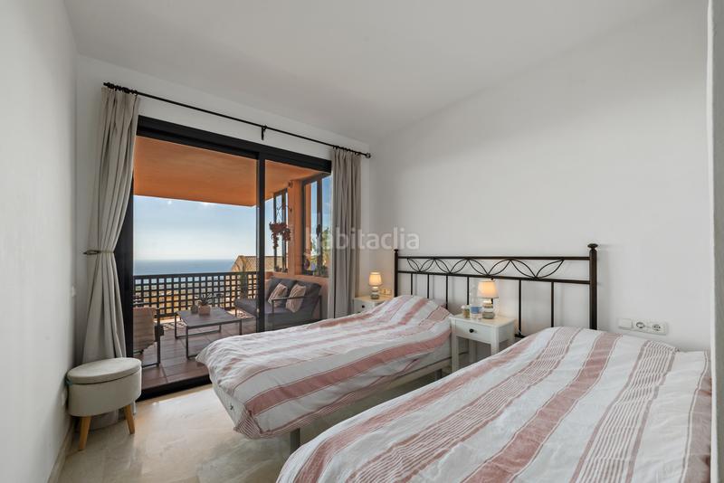 Foto 7b006097-f6d7-4351-aea4-75397b4c64c0. Ático espectacular ático dúplex con vistas panorámicas en Calahonda, costa en Mijas