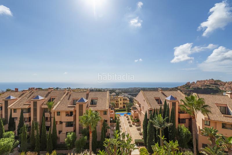 Foto fd3e6f0e-7575-4f5d-b79a-11b646d2dfb5. Ático espectacular ático dúplex con vistas panorámicas en Calahonda, costa en Mijas