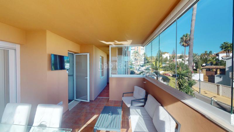 Foto 193a4c1c-5a0e-4268-a457-808fa1677356. Apartamento fantástico apartamento esquinero reformado con vistas al mar en alicate playa en Marbella