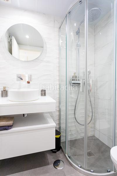 Foto 7180be95-b507-4624-abf2-074a4d636bf6. Apartamento fantástico apartamento esquinero reformado con vistas al mar en alicate playa en Marbella