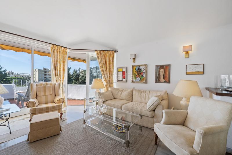 Foto ad687e2e-caa8-4c9a-a5fb-2e48e57f63ea. Àtic amb piscina a Calahonda Mijas