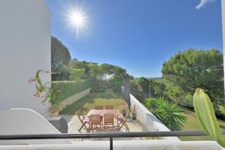 Casa adossada a Calahonda. Impresionante adosado reformado con vistas panorámicas al mar y