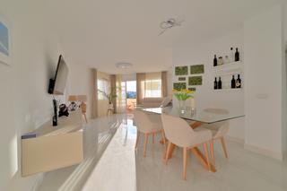 Apartamento en Riviera del Sol. Precioso apartamento renovado de 2 dormitorios en la zona baja d