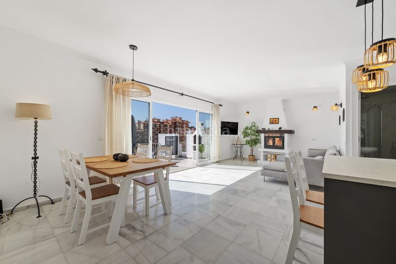 Foto a3f1adcf-8502-4a1b-9438-f78129e7ac14. Casa amb aparcament a Torreblanca del Sol Fuengirola