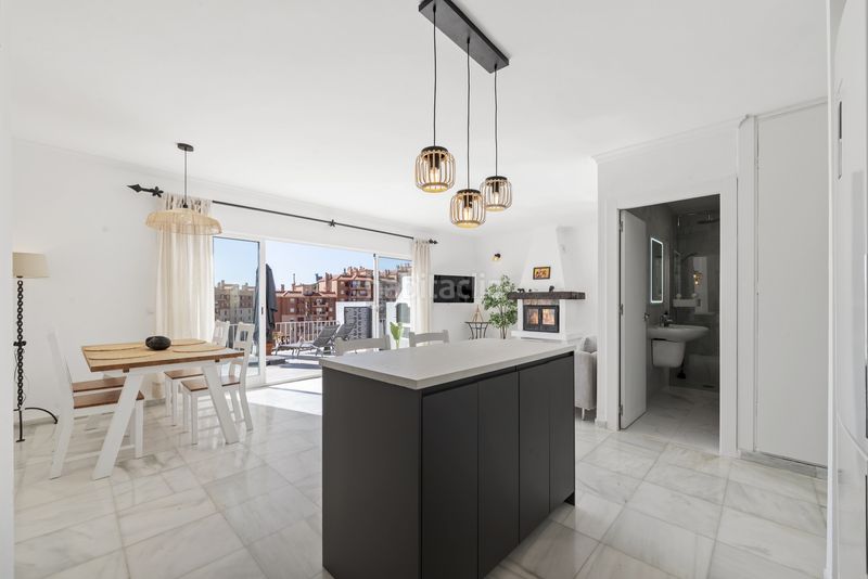 Foto f1b2e1a6-1abe-4700-a9d7-6b386ff2314c. Casa amb aparcament a Torreblanca del Sol Fuengirola