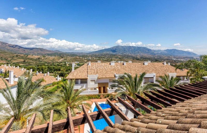 Foto d20aef2e-60d7-40c7-8e5b-4b239480f546. Casa adossada amb aparcament piscina a La Cala Golf - Lagar Martell Mijas