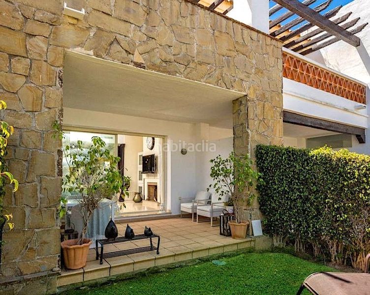 Foto db6f1bb6-26a7-4c90-a7de-4b96579834df. Casa adossada amb aparcament piscina a La Cala Golf - Lagar Martell Mijas