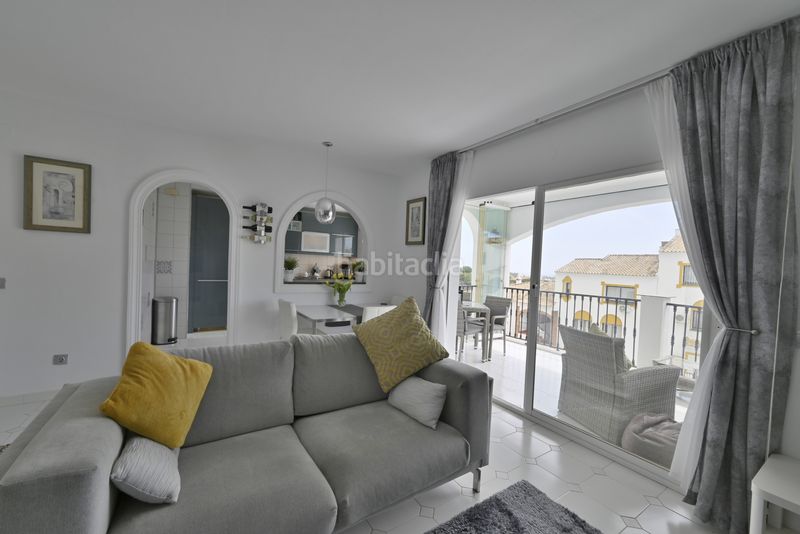 Foto 178ab966-065a-44ec-bdad-d0708c55cec7. Apartament amb aparcament piscina a Calahonda Mijas
