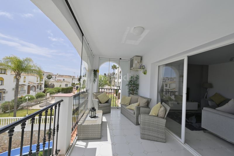 Foto 2410122c-ed43-43e4-88d8-a3c68c5aa8a9. Apartament amb aparcament piscina a Calahonda Mijas