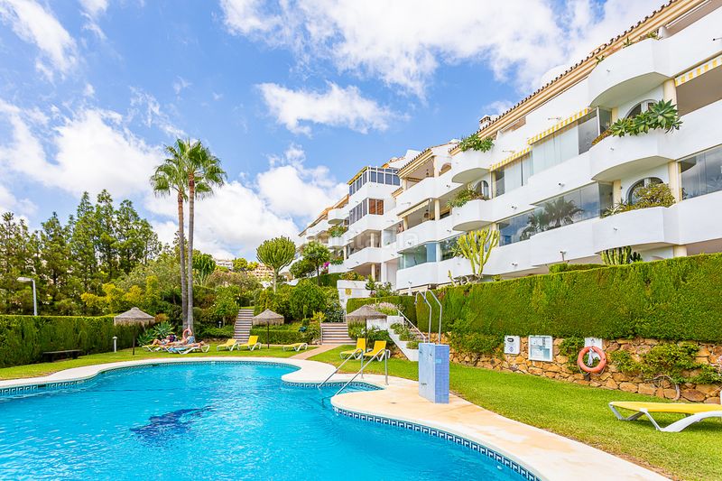 Foto 6fa7cbc9-b3ae-4466-b0c7-880d2f8c9ad5. Apartament amb piscina a Calahonda Mijas