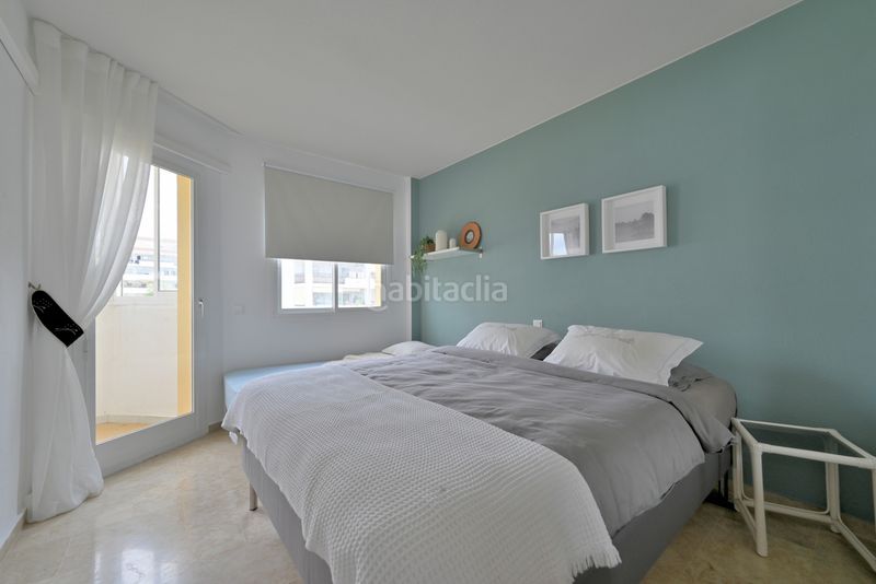 Foto d802eb16-23dd-4d39-ad3a-ce1b2cb88e2f. Apartament amb aparcament piscina a Calahonda Mijas