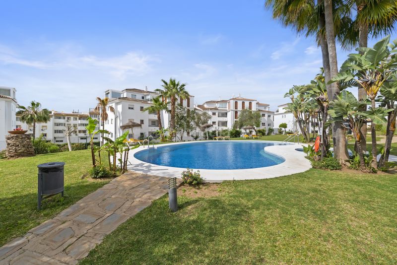 Foto 0bf949d5-bad9-4c64-ba7a-500bbb8b0223. Planta baixa amb aparcament piscina a Calahonda Mijas