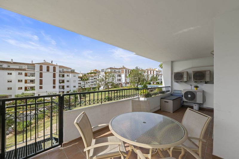 Foto 1ad928f3-b1d1-4017-85e1-b18ee2d1099e. Planta baixa amb aparcament piscina a Calahonda Mijas